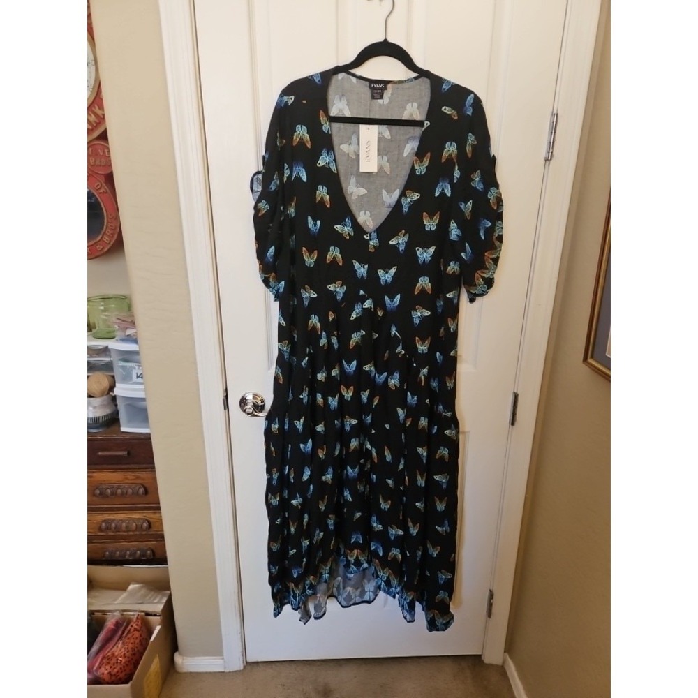 NWT Evans "Colour Give Me Butterflies" Tiered V-Neck Maxi Dress Plus Sz 22/24